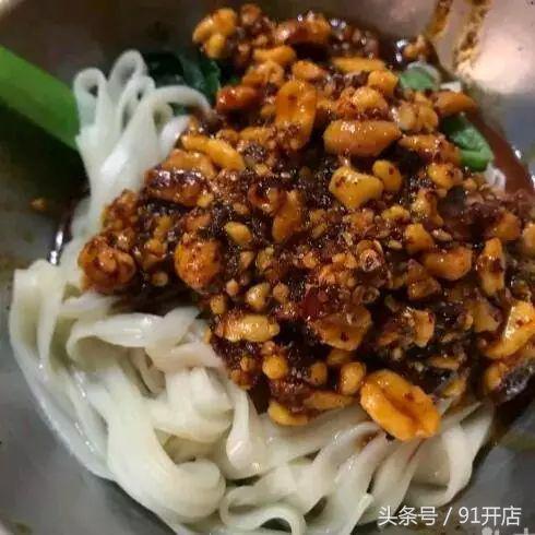 兔头一年卖100万只兔,一天卖200只的兔子