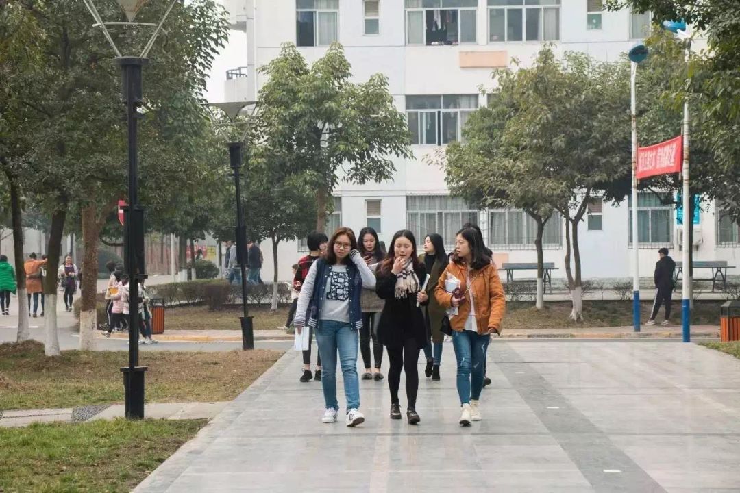 比二本线高一点的学校,比二本线多1分的本科能被录取吗