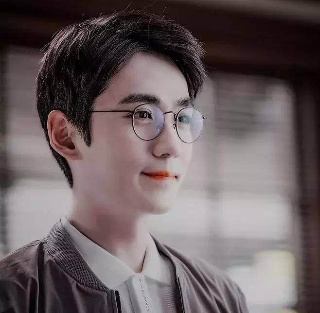 别再纠结用什么美白精华,美白精华推荐不反黑