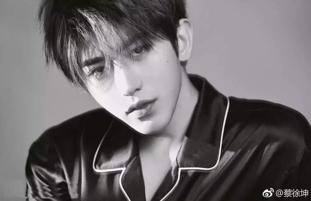 别再纠结用什么美白精华,美白精华推荐不反黑