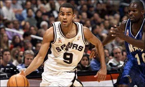 帕克行进间转身上篮,帕克生涯十大进球