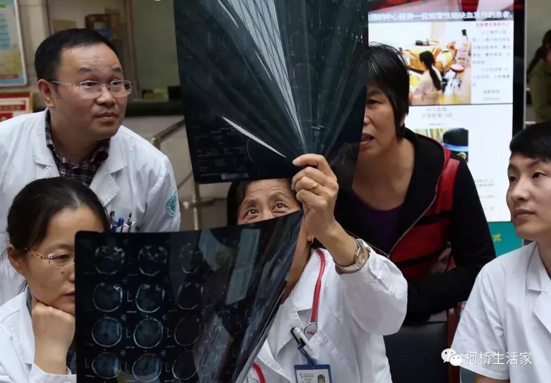 过去,你们日夜担心着病人;现在,让我们关心你们!