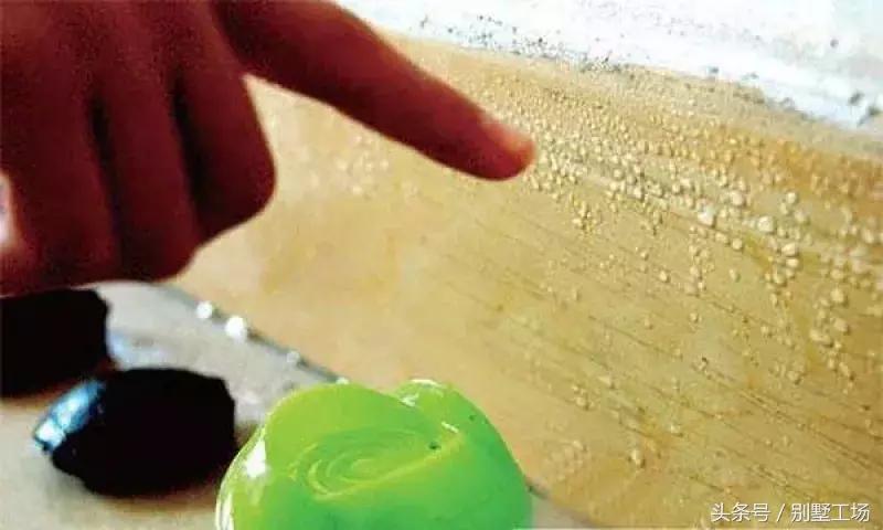 农村自建房已经返潮怎么解决,自建房地面返潮怎么回事