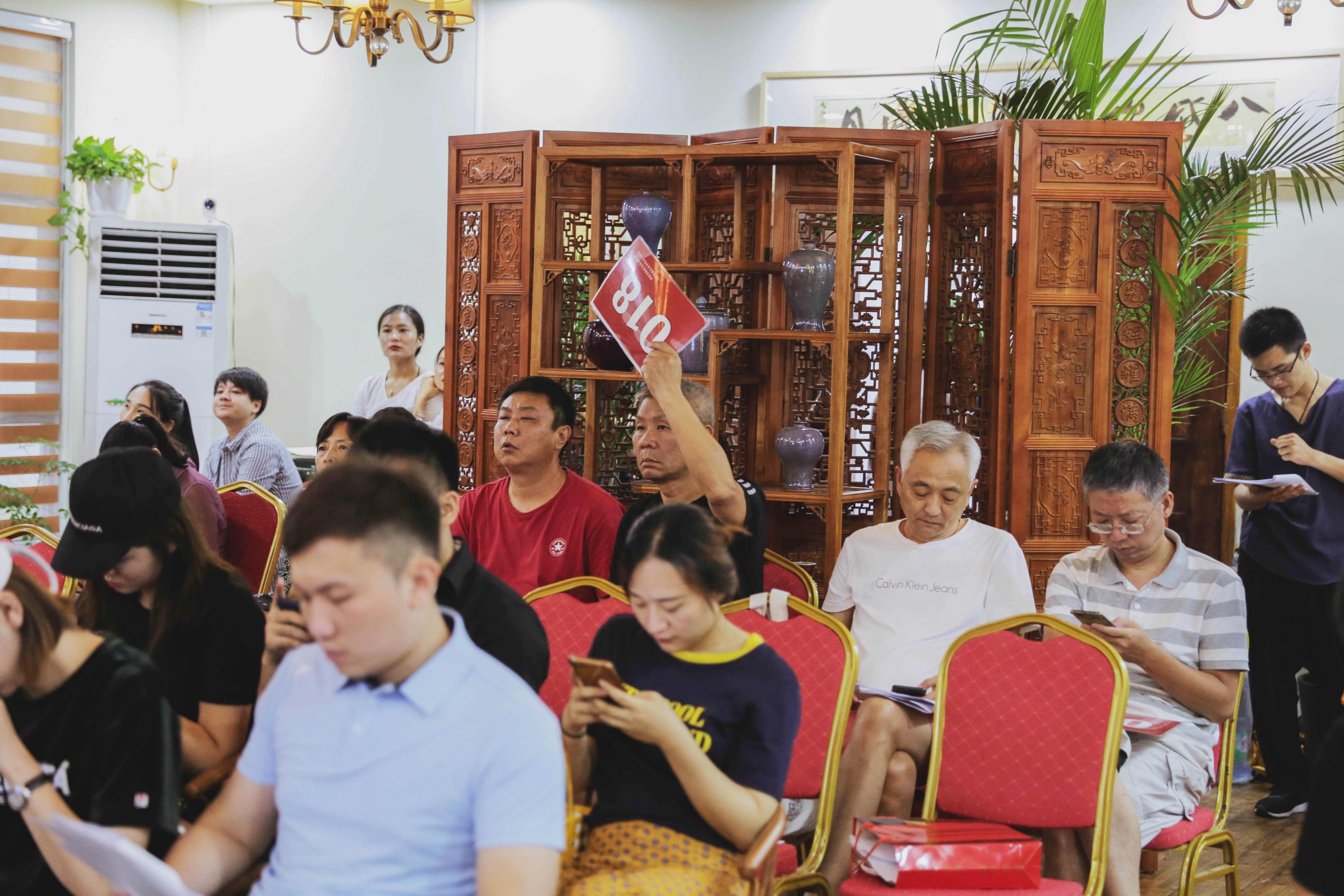 当代年轻人品茶抚琴焚香听雨对弈,青年茶生活
