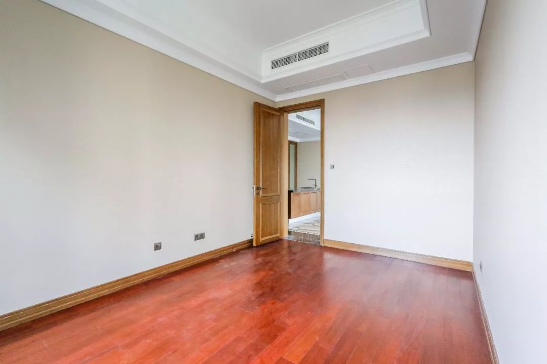 仁恒江湾天成380㎡，河西最顶级大平层！客厅开间层高逆天……