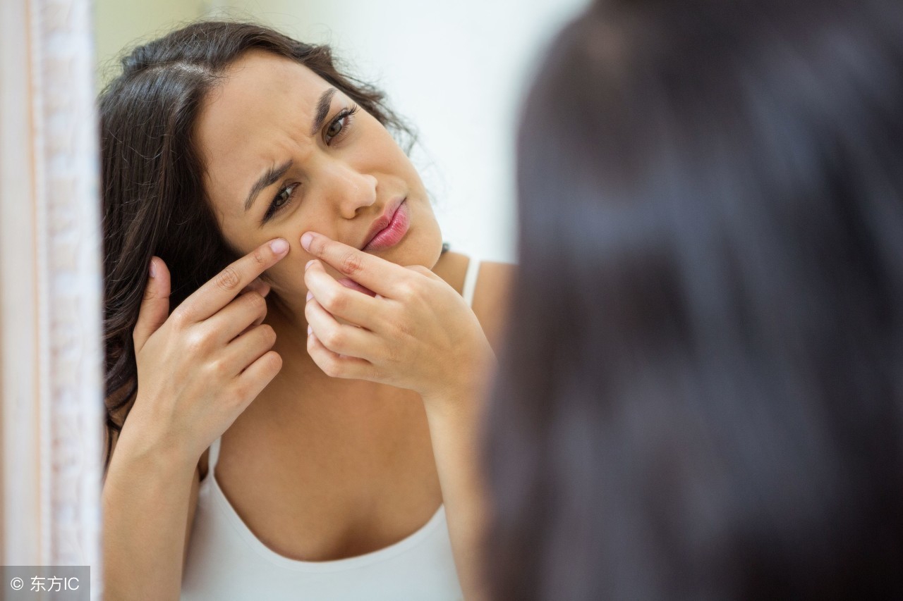 脸上长痘是五脏不健康！吃两物清热解毒，改善青春痘