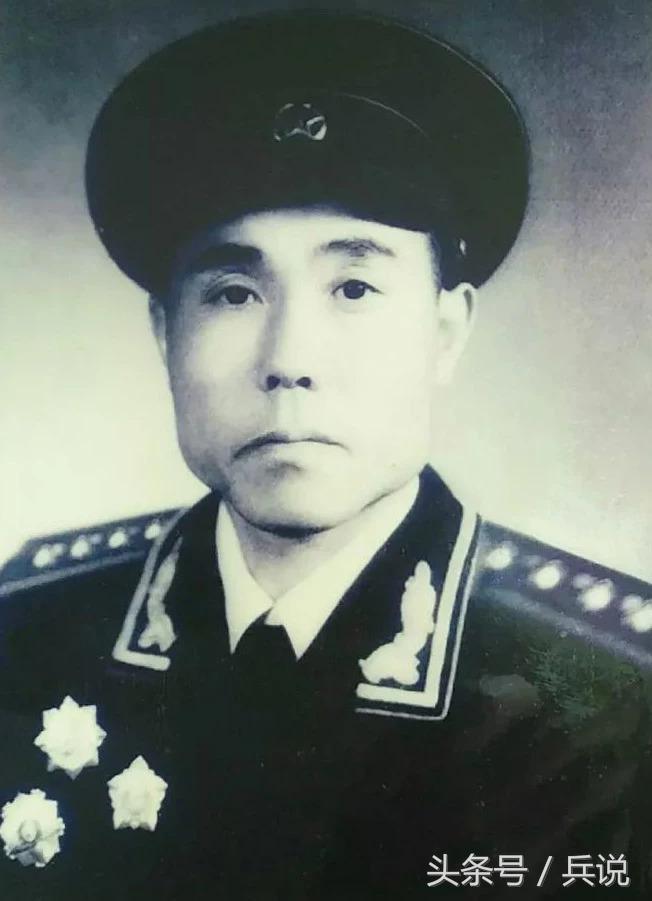 高山下的花环剃头小战士,高山下的花环军功章