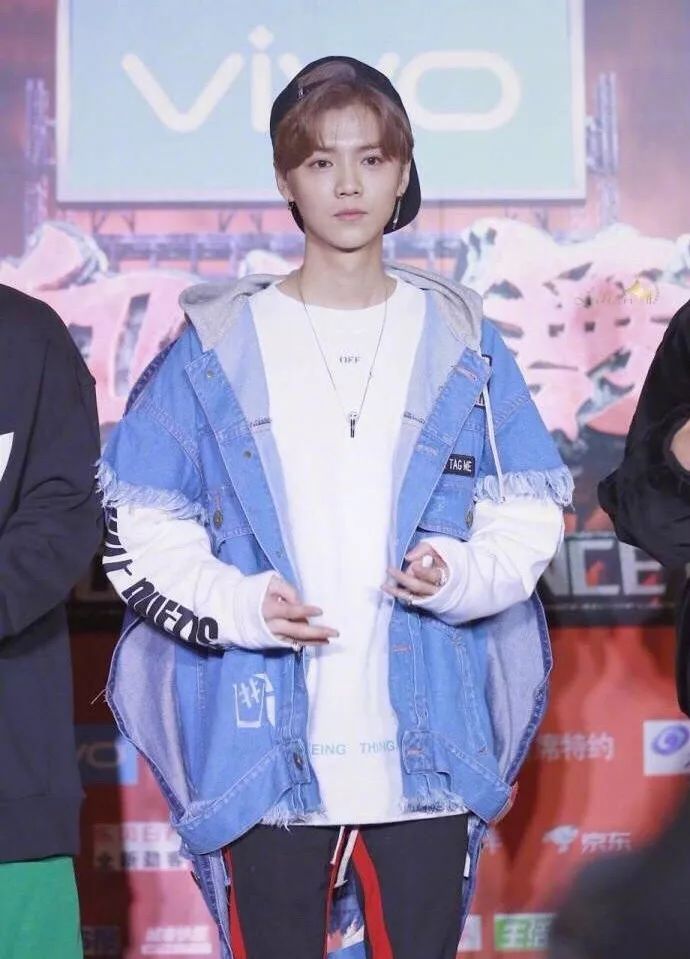 跟着他穿T恤，闭着眼睛都能选到对的款