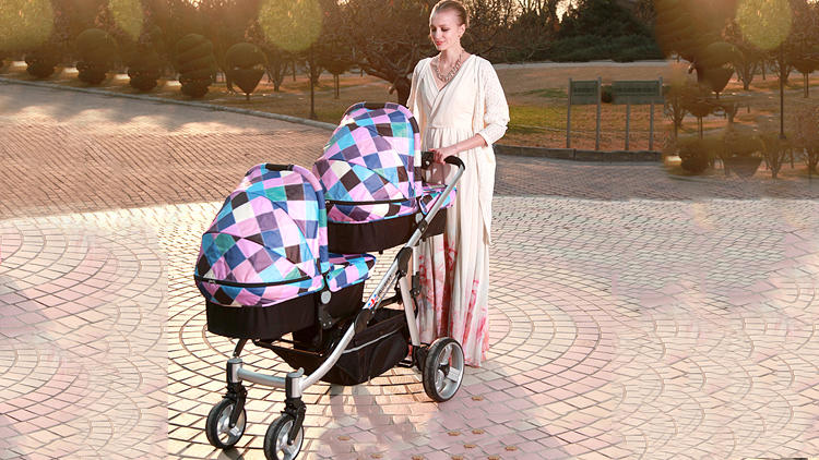 给双胞胎怎么选推车,双胞胎怎么出行