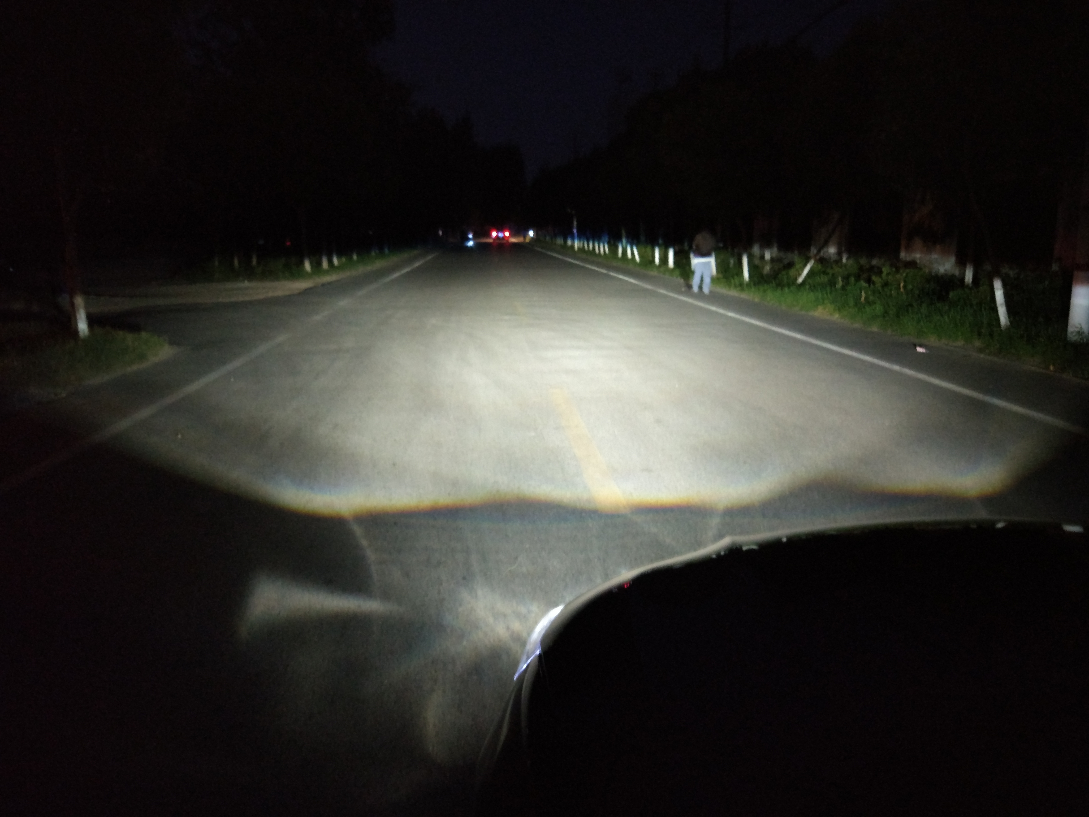 邓州专业改灯汽车灯光升级,led激光灯改装雅阁