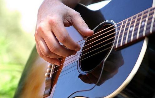 如何学吉他最好的方法,吉他学习的方法有哪些