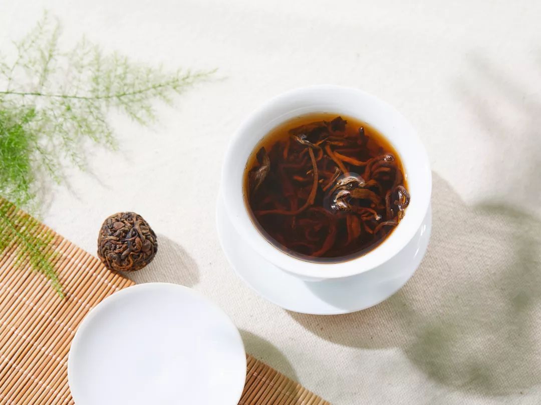 布朗族普洱茶的制作工艺,勐库源头手工制作普洱茶老工艺