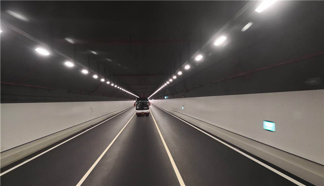 港珠澳大桥车辆通行收费标准公布，50秒“第一视角”驾车体验！