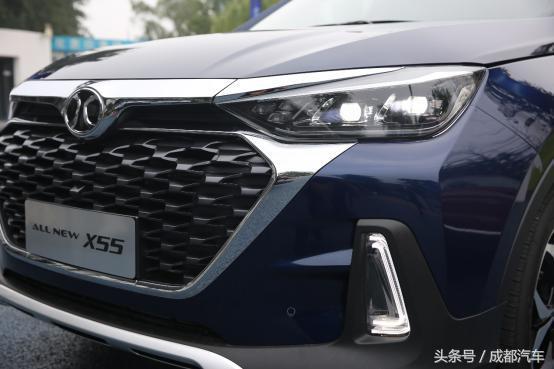 *级A**SUV融合了AI技术后，是怎样的一种用户体验？