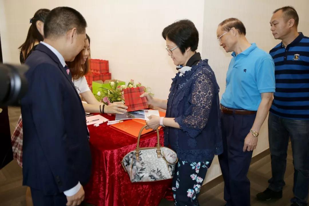 参与共建新兴铷产业——万铷意企业揭牌仪式暨答谢会圆满落幕