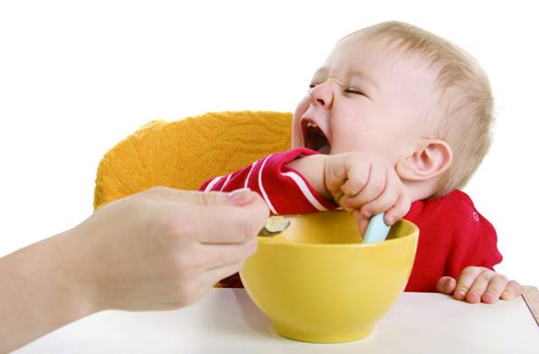 2岁宝宝喝奶好还是吃饭重要,2岁宝宝早上先喝奶还是先吃饭