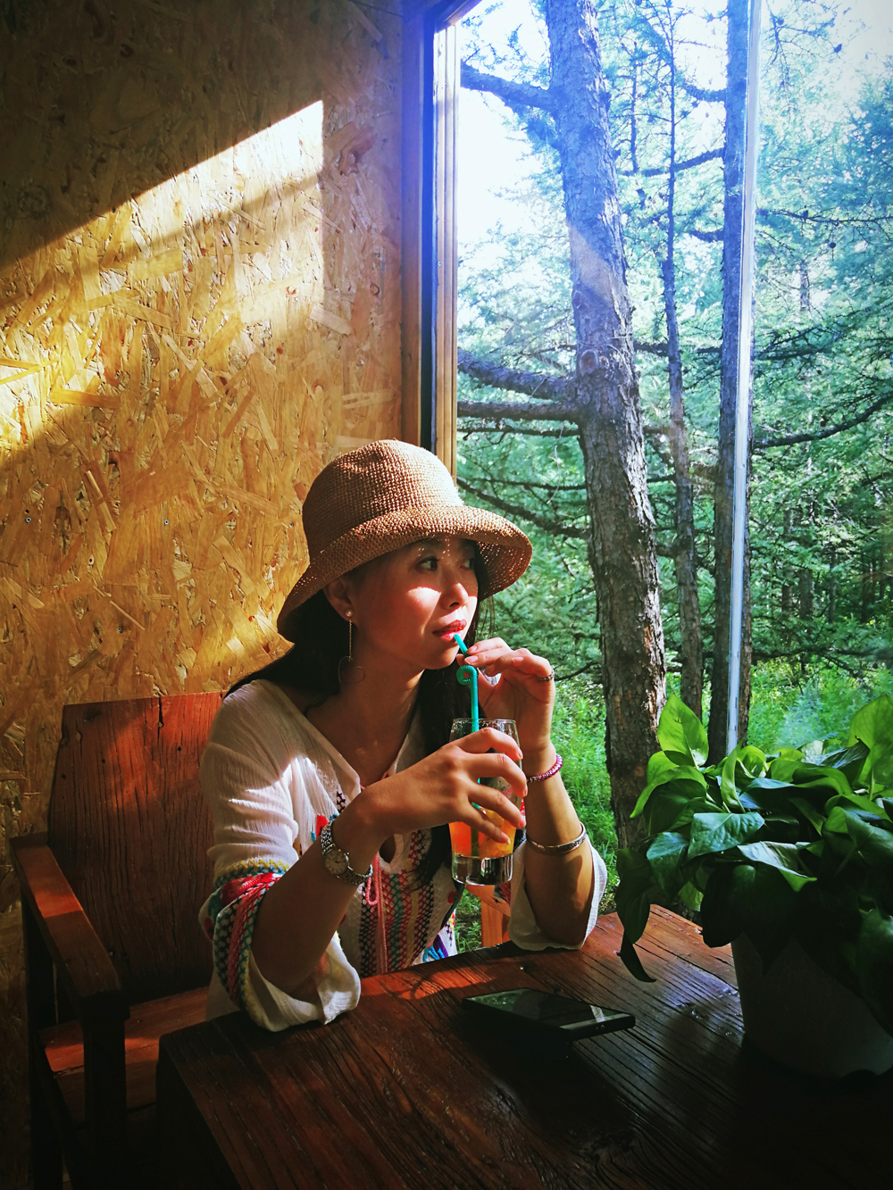 大森林里的小木屋秋雨后美成让人窒息云海小木屋离北京120公里