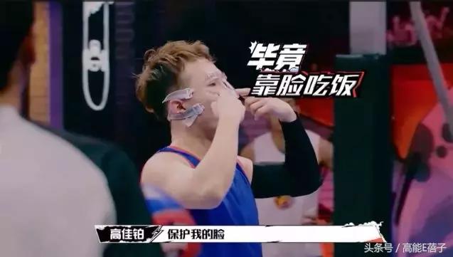 为什么李易峰话题度那么高,李易峰和粉丝相爱相杀的瞬间