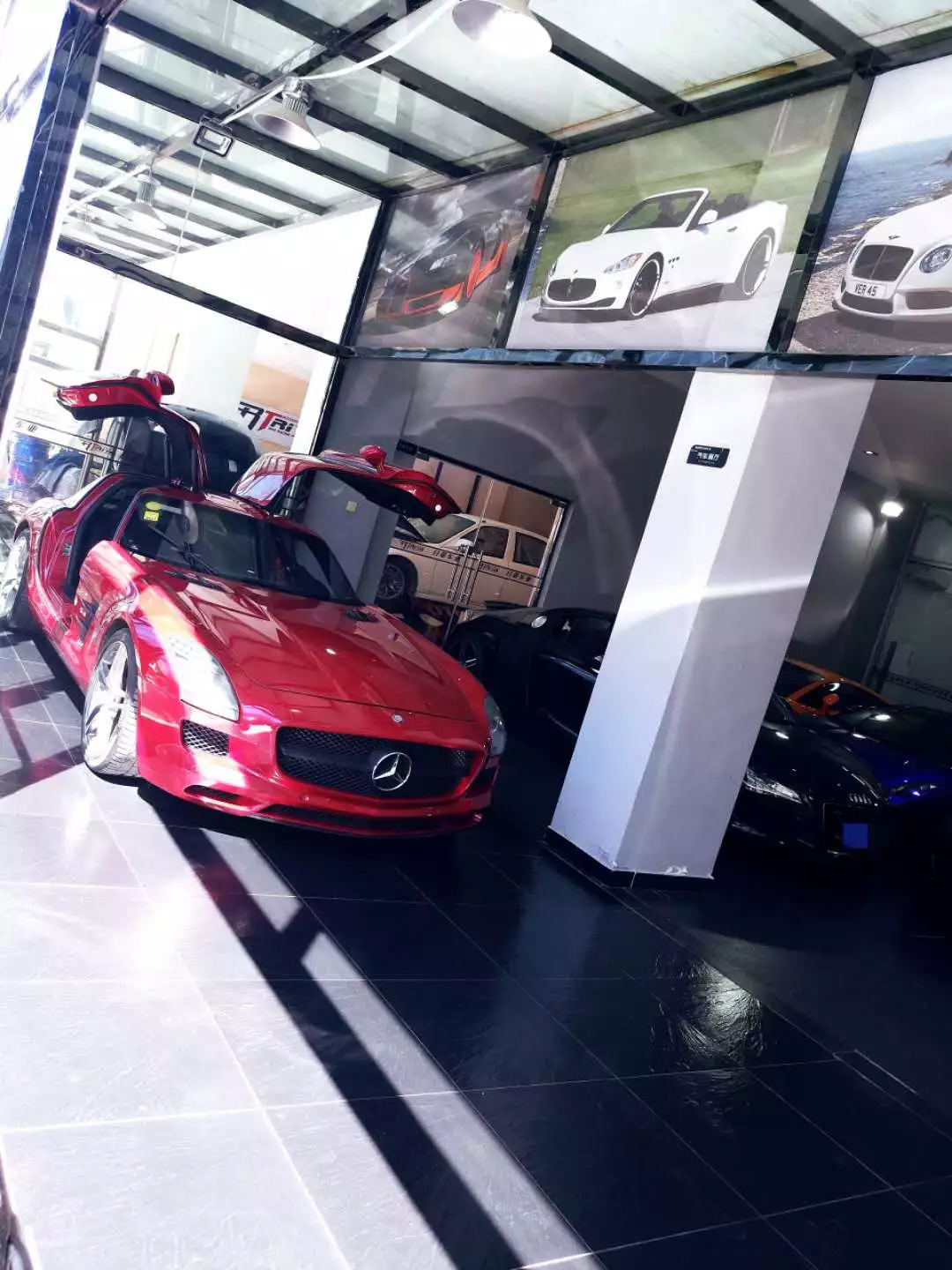 绝色超跑倾城“红”颜