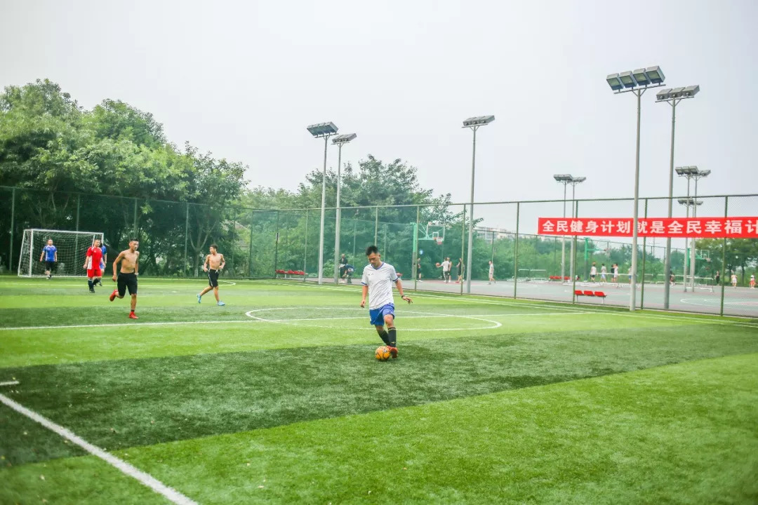 映象青白江｜汗流浃背才快活！傍晚的文体中心有最活力激情的一面！