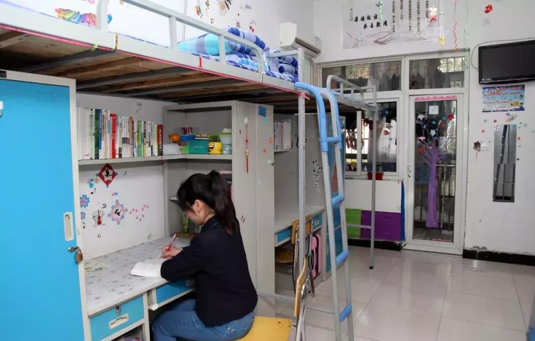 准大学生寝室必备清单,准大学生的学校