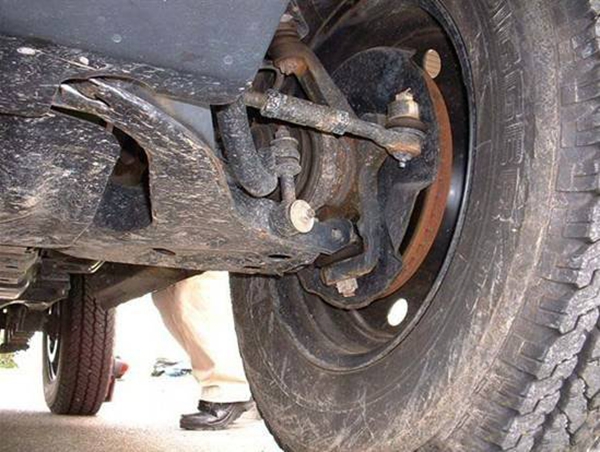 汽车吃胎维修,汽车吃胎修复