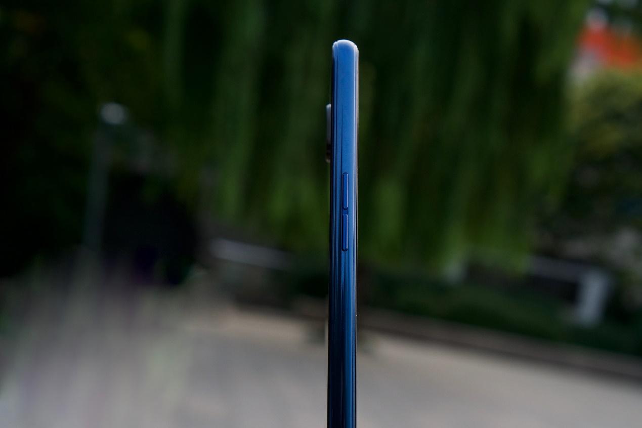 oppor17是属于什么刘海屏,水滴屏真香oppor17极速上手体验