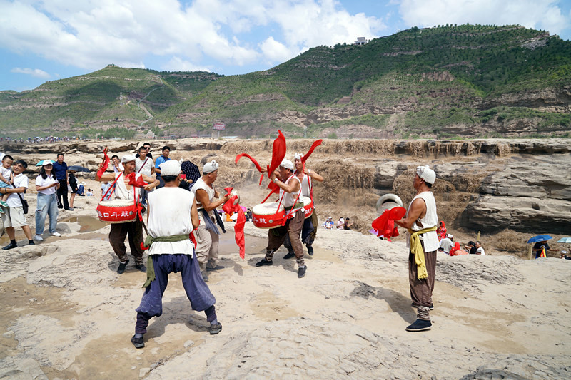 壶口瀑布水底冒烟原因,航拍壶口瀑布水底冒烟
