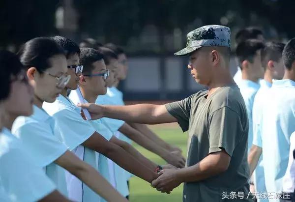 石家庄学校军训视频,27中学校石家庄军训