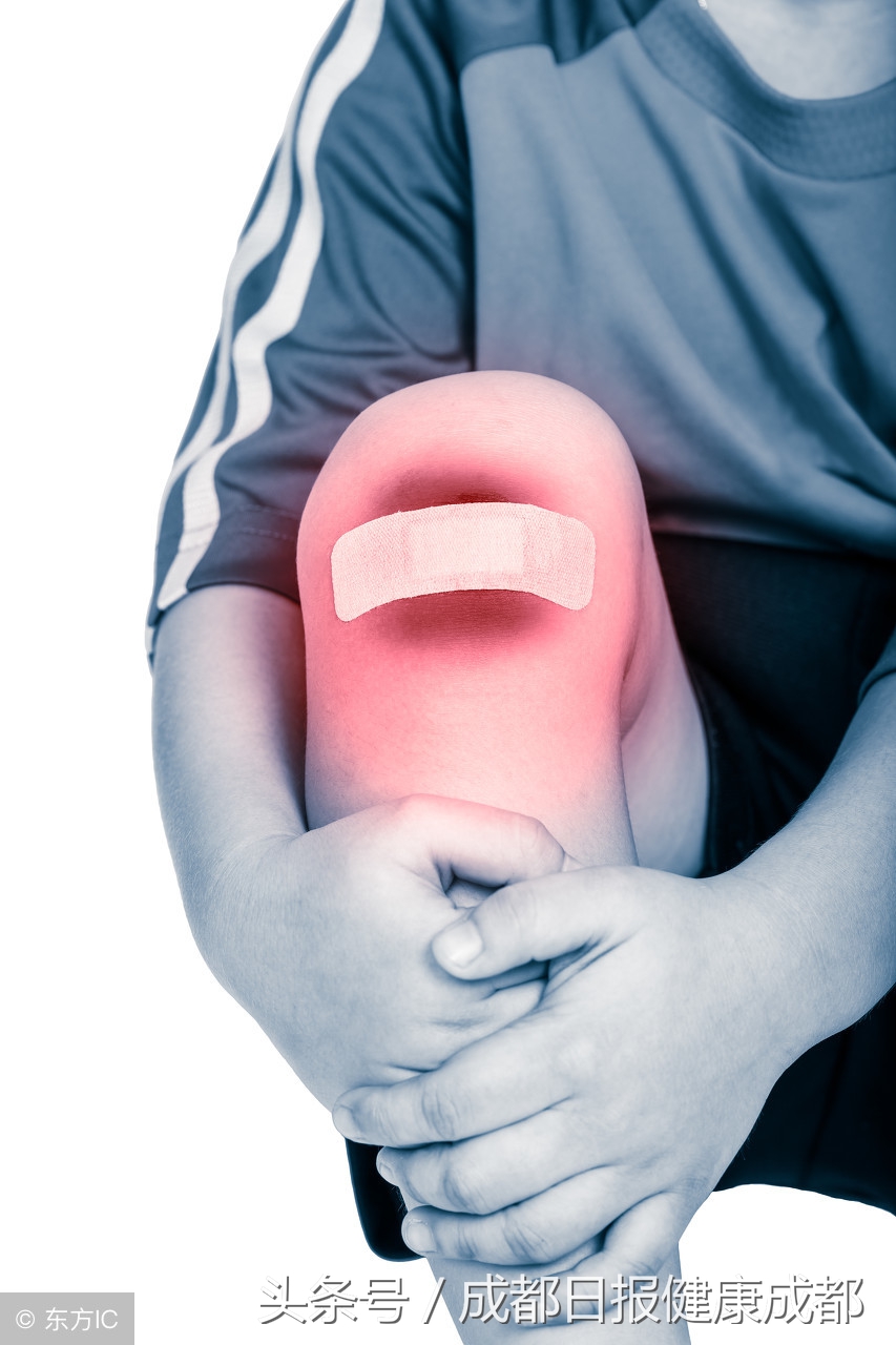 76岁老人小腿正面撞了瘀血要手术,71岁老头膝盖擦伤能活多久