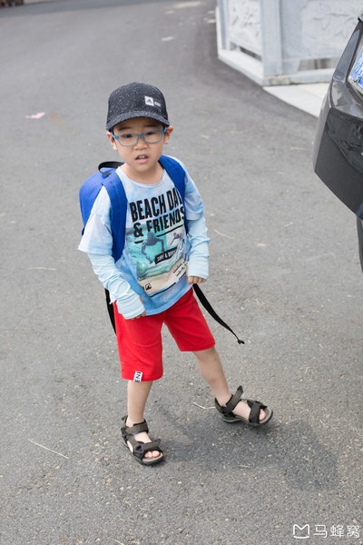 六小爷,六小爷唱的歌