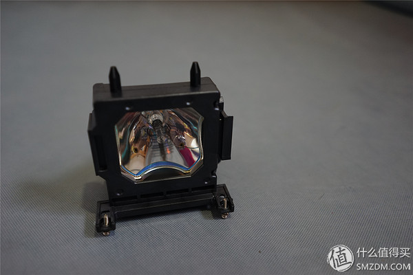投影灯泡更换方法是什么,投影灯泡自己如何更换