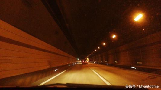 看图解密山区道路行车的七个要点,进隧道开车需要学会这六大技巧