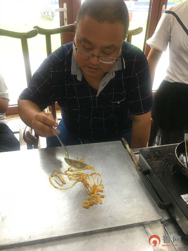 青岛西海岸新区义务工作者联合会海青镇服务站成立暨壹知文化社区书屋公益项目签约仪式圆满成功