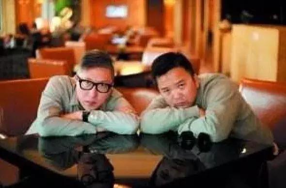 为拍电影不惜冒坐牢的风险，在香港也只有他敢这么玩！