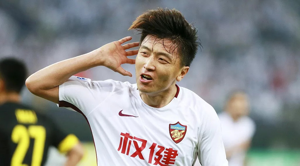 杨旭鲁能足球视频,鲁能备战亚泰杨旭重回一线队