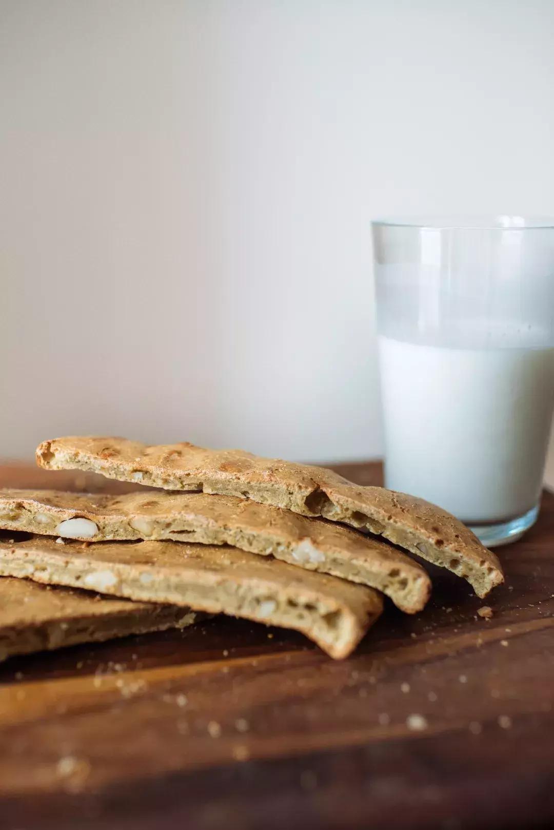 男生叫你多喝热水该怎么怼回去,男生叫你多喝热水穿衣服