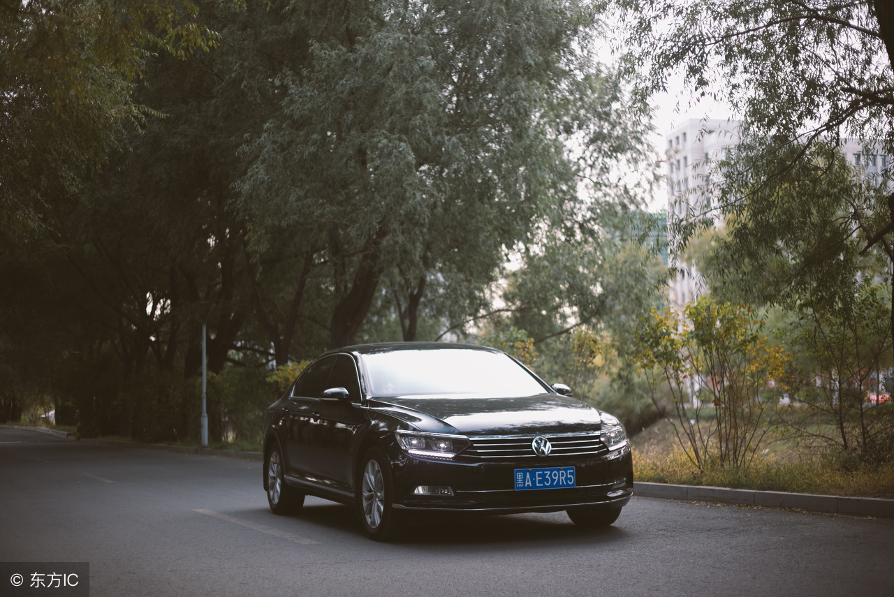 13年迈腾1.8t豪华版现在值得买吗,17年迈腾1.8t豪华版二手车多少钱