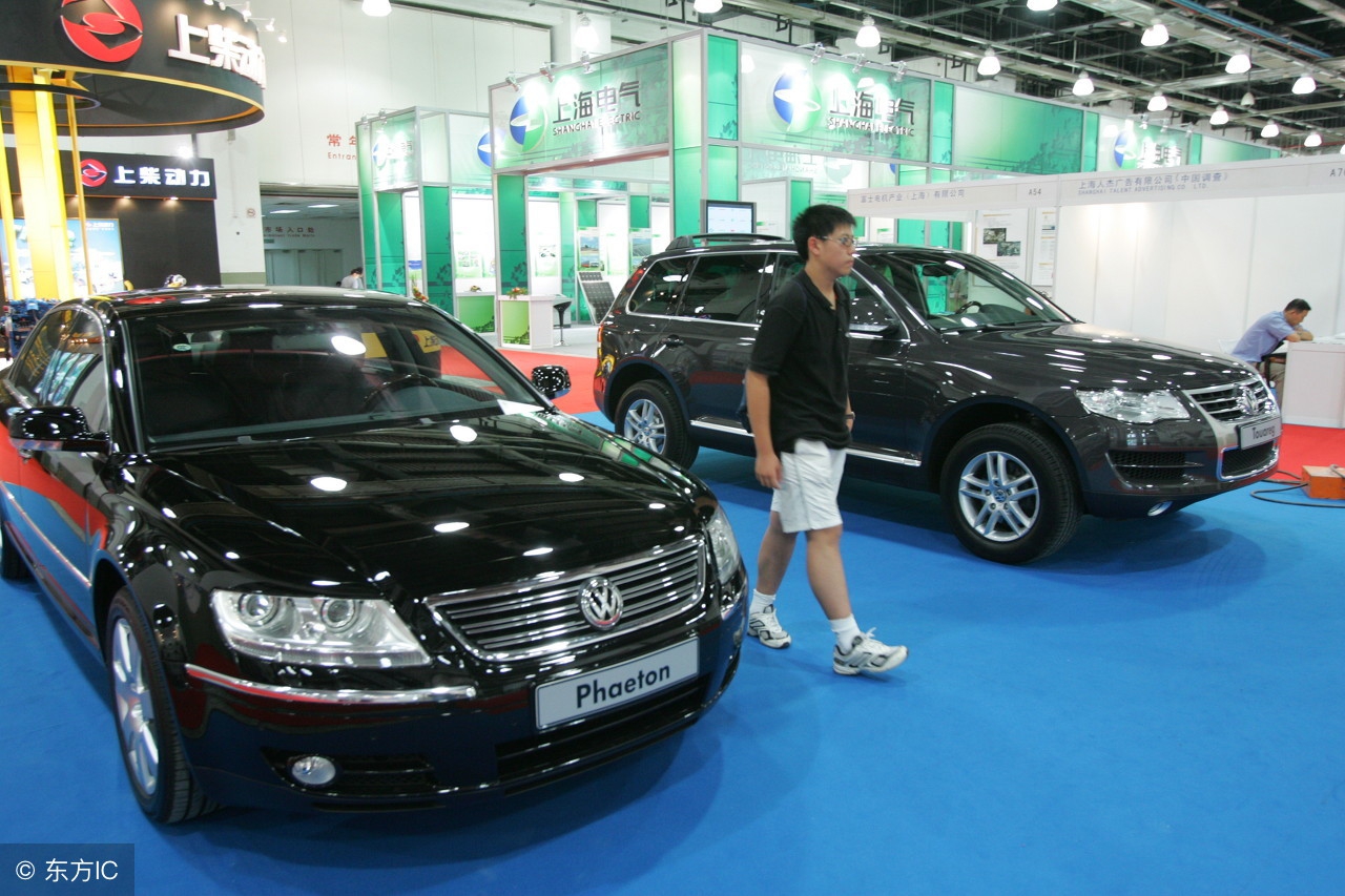 13年迈腾1.8t豪华版现在值得买吗,17年迈腾1.8t豪华版二手车多少钱