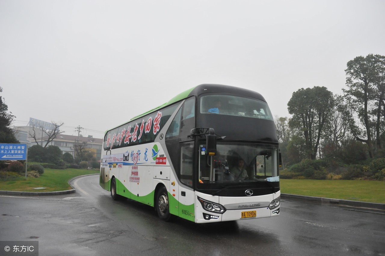 13年迈腾1.8t豪华版现在值得买吗,17年迈腾1.8t豪华版二手车多少钱