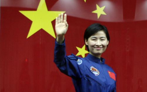 女航天员刘洋太空行走,女宇航员刘洋在太空视频