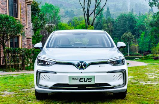 北汽新能源eu5试驾视频,体验新能源