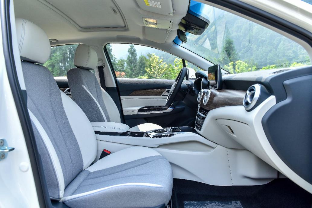 北汽新能源eu5试驾视频,体验新能源