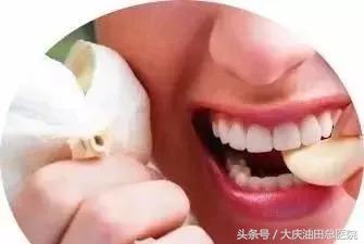 异物呛入气管的急救方法有哪三种,成人大蒜呛到鼻腔小妙招