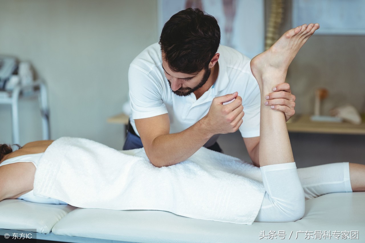 骨折后初次下地下肢发麻正常吗?骨折后康复训练得注意这些