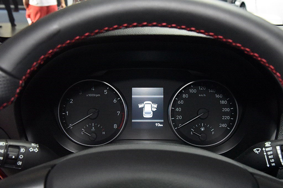 现代逸行旅行版,现代旅行车逸行试驾视频