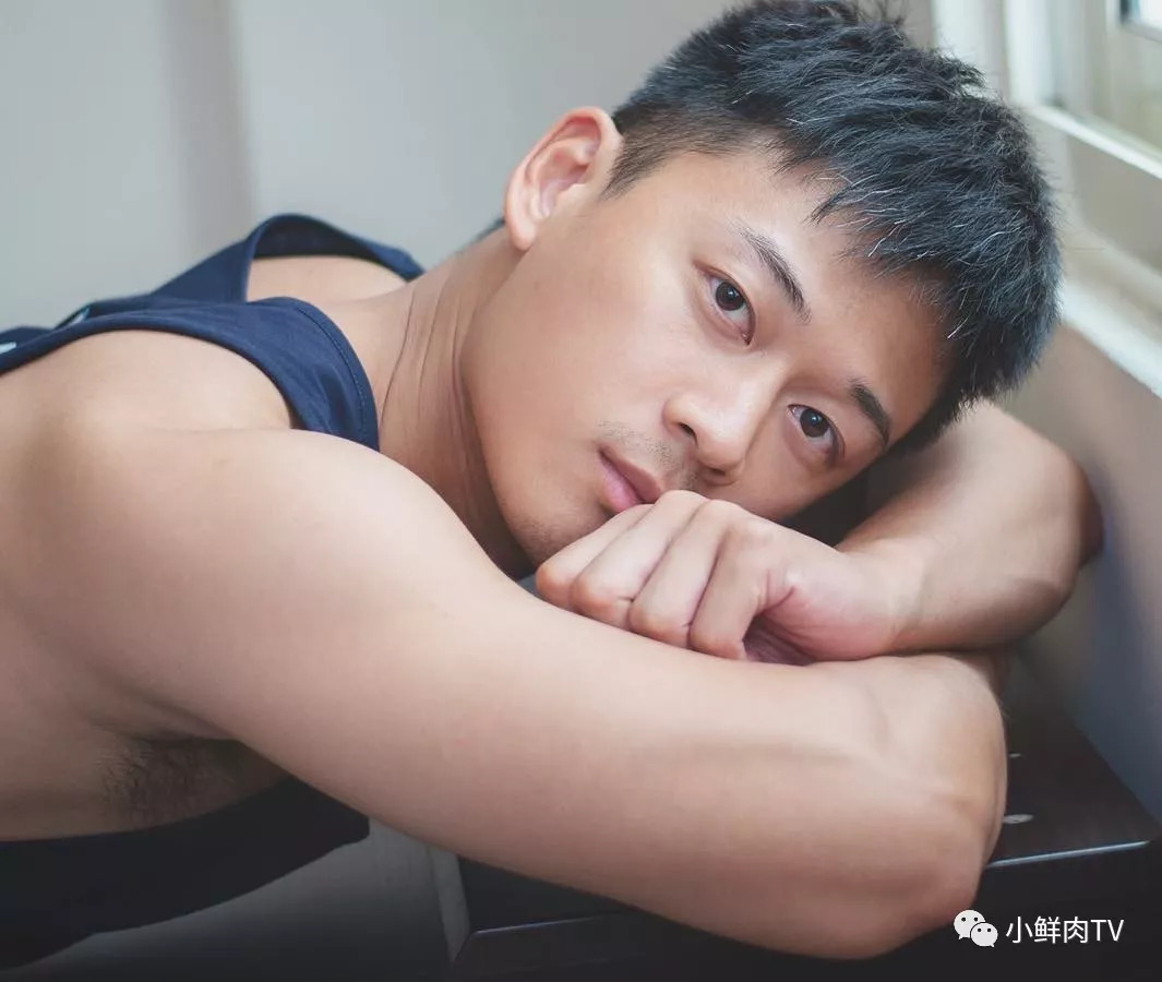 天菜气质男生,天菜长发摇滚男