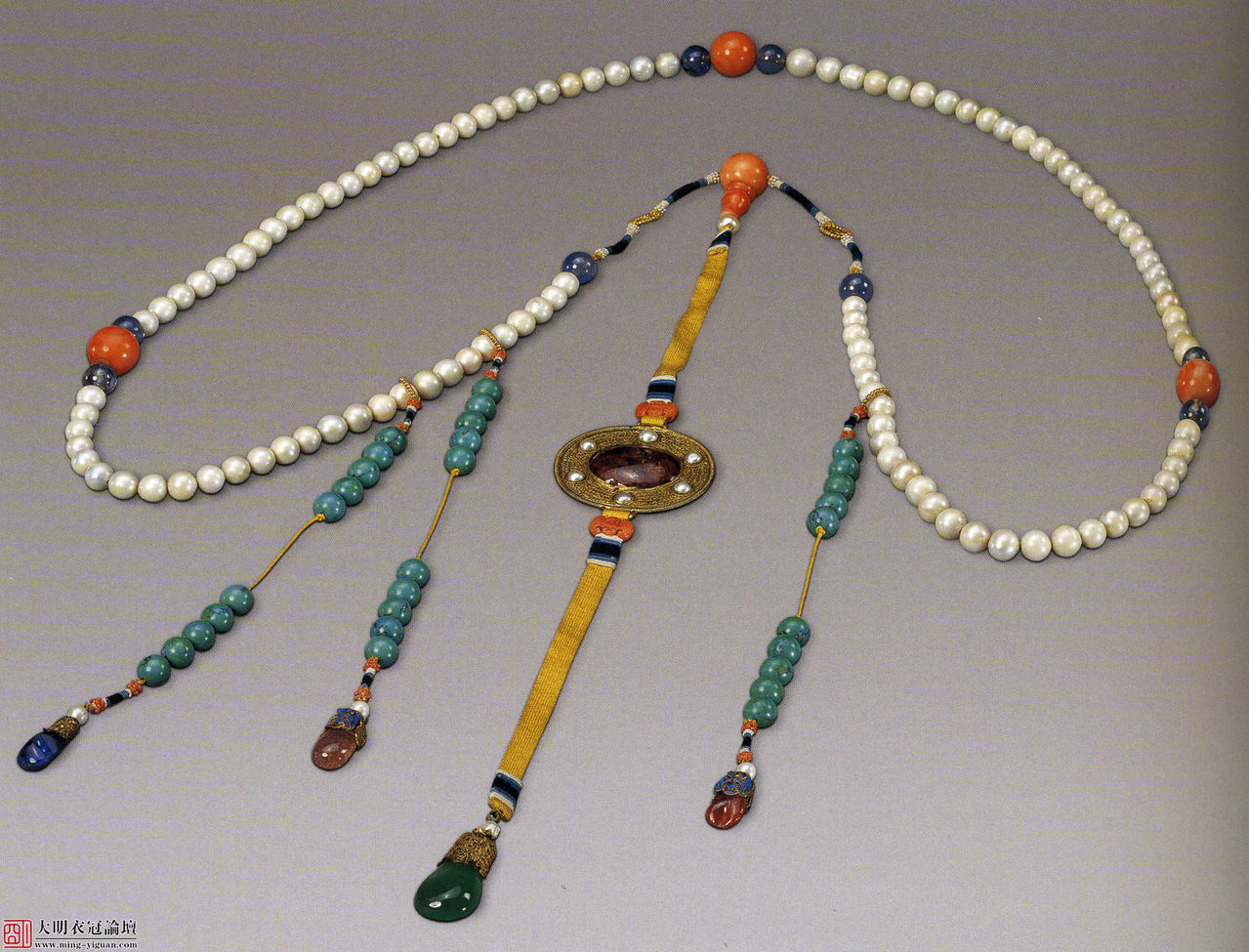 乾隆年间朝珠,乾隆皇帝的朝珠值钱吗