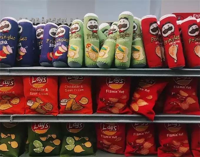 卖假货还能瞬间秒空，英国艺术家的快闪店火遍ins