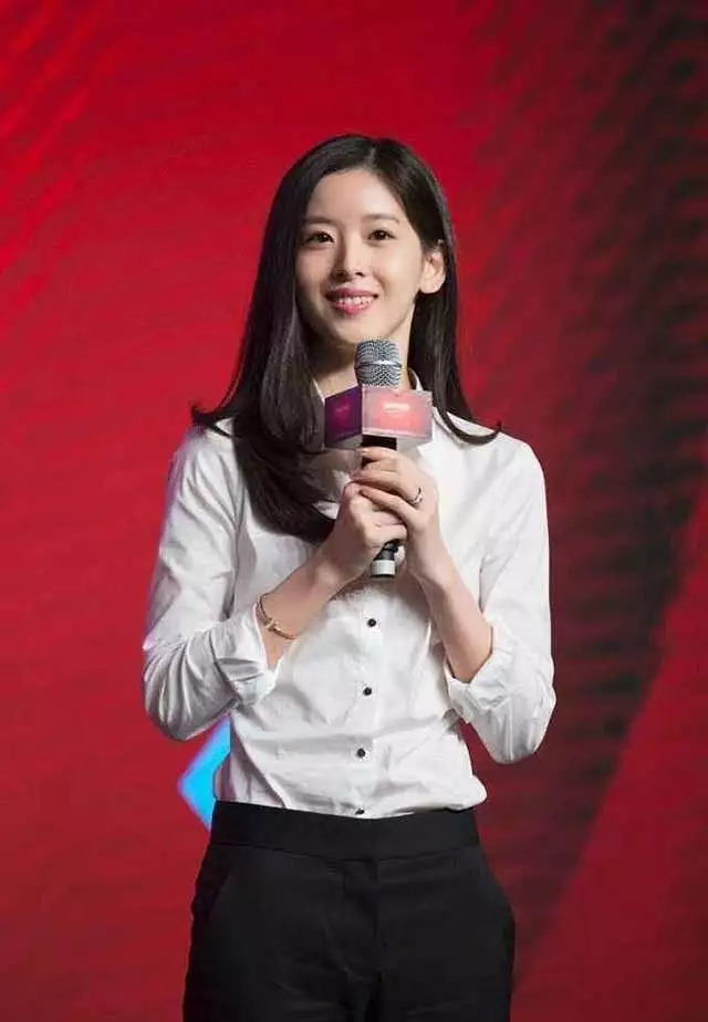 如何评价章泽天的,章泽天到底有多清醒